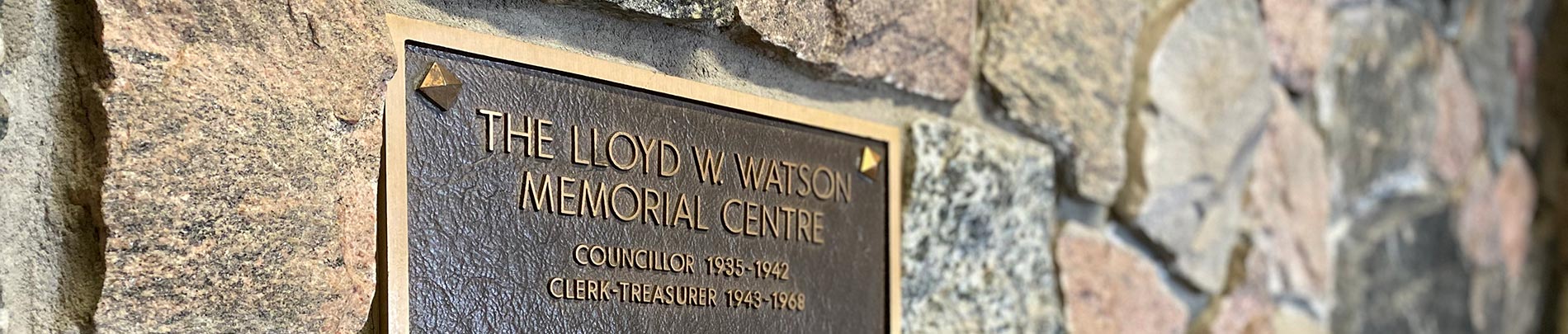 A close up shot of the memorial plaque at the Lloyd Watson Centre in Wilberforce.